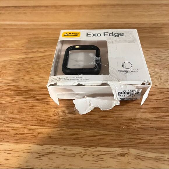 Otterbox Black Exo Edge Apple Watch Protector Size 40MM - Picture 4 of 6
